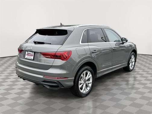 Chronos Gray Metallic 2025 Audi Q3 45 S line Premium