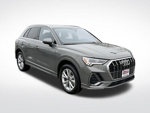 Chronos Gray Metallic 2025 Audi Q3 45 S line Premium