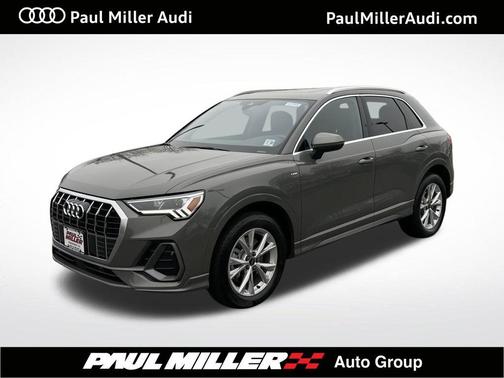 Chronos Gray Metallic 2025 Audi Q3 45 S line Premium