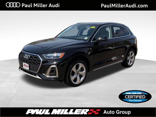 Mythos Black Metallic 2023 Audi Q5 45 S line quattro Premium