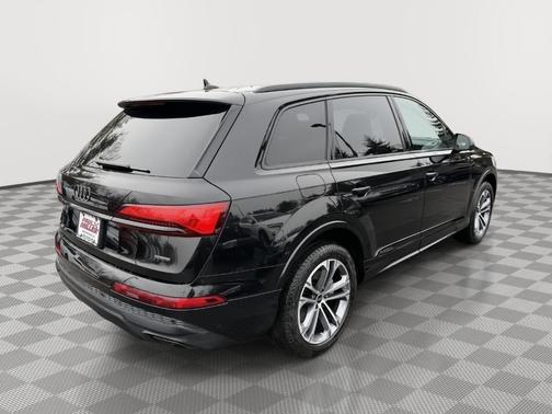 2025 Audi Q7 45 Premium
