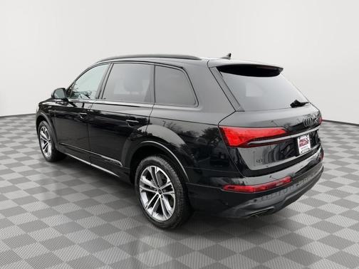 2025 Audi Q7 45 Premium