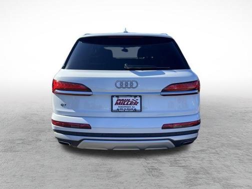 2025 Audi Q7 45 Premium
