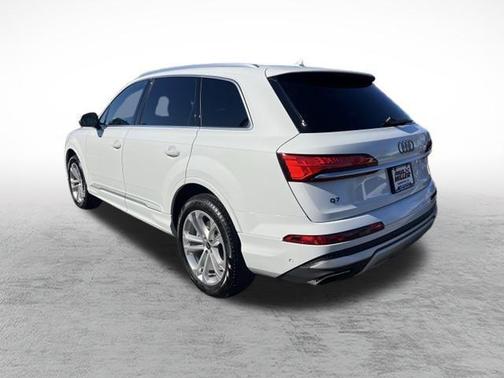 2025 Audi Q7 45 Premium