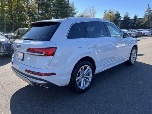 2025 Audi Q7 45 Premium