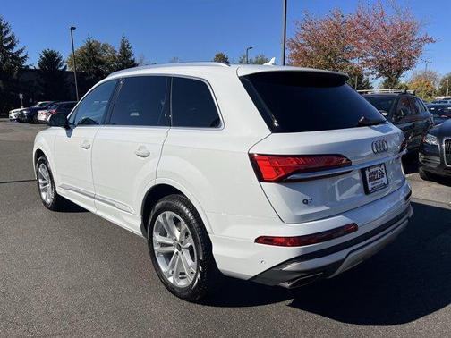 2025 Audi Q7 45 Premium