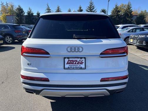 2025 Audi Q7 45 Premium