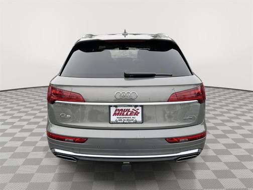 2023 Audi Q5 45 S line Prestige