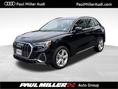 Mythos Black Metallic 2024 Audi Q3 45 S line Premium