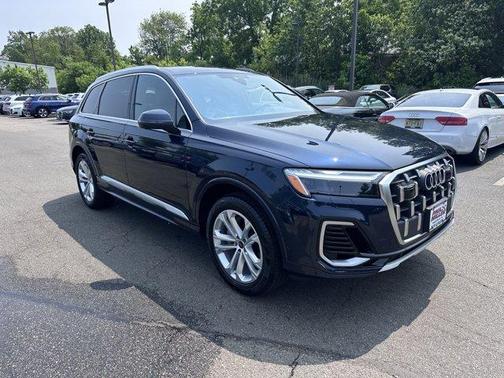 2025 Audi Q7 55 Premium Plus
