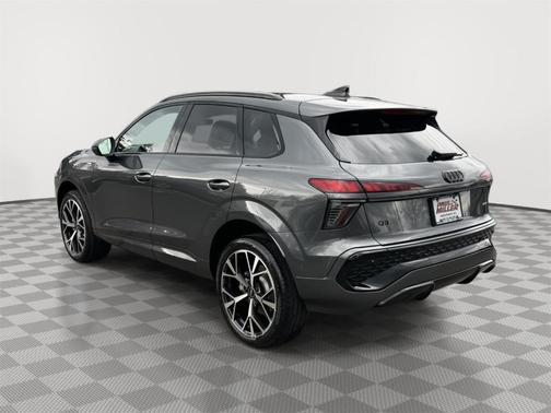 Daytona Gray Pearl 2026 Audi Q3 S line