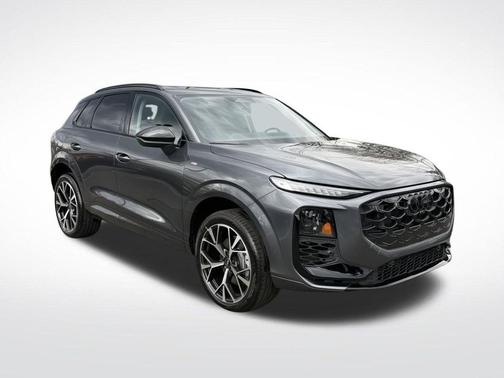 Daytona Gray Pearl 2026 Audi Q3 S line