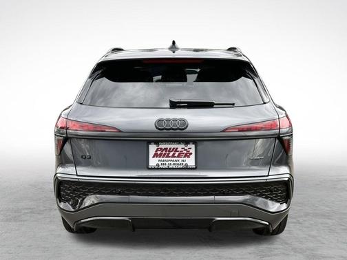 Daytona Gray Pearl 2026 Audi Q3 S line