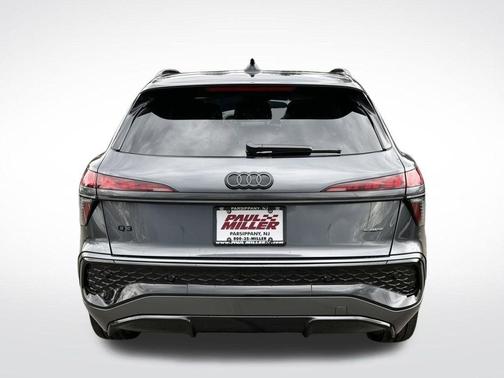 Daytona Gray Pearl 2026 Audi Q3 S line