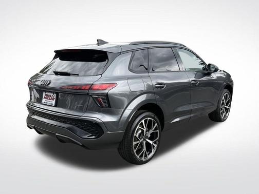 Daytona Gray Pearl 2026 Audi Q3 S line