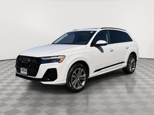 Glacier White Metallic 2026 Audi Q7