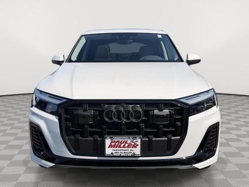 Glacier White Metallic 2026 Audi Q7