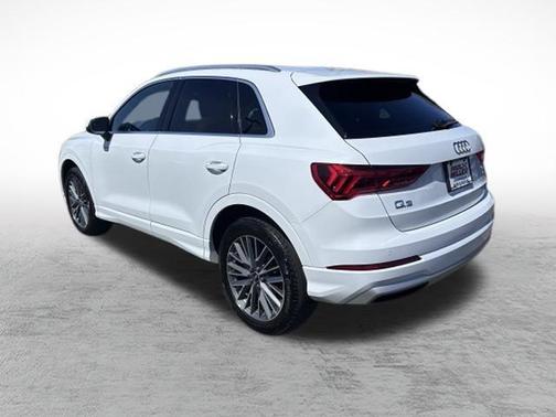 2022 Audi Q3 40 Premium