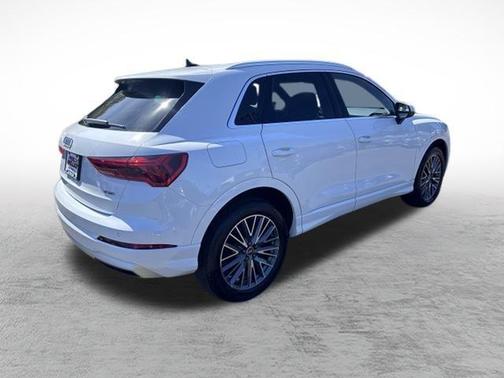 2022 Audi Q3 40 Premium