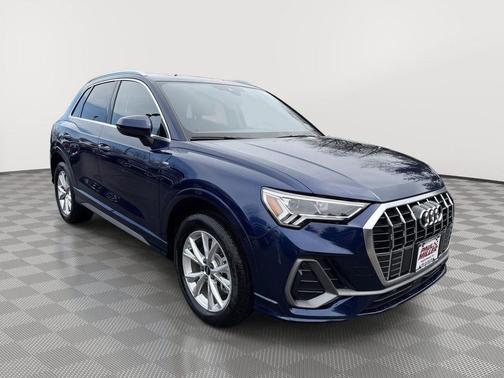 Navarra Blue Metallic 2025 Audi Q3 45 S line Premium