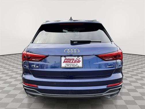 Navarra Blue Metallic 2025 Audi Q3 45 S line Premium