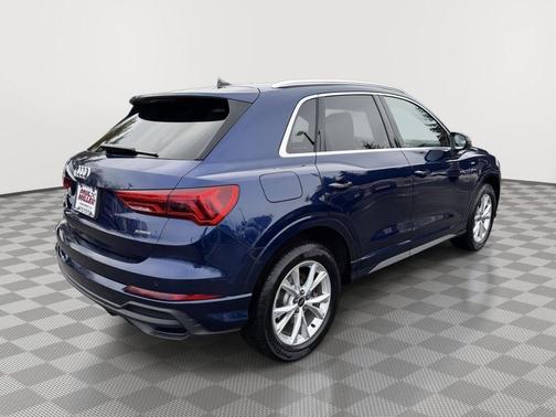 Navarra Blue Metallic 2025 Audi Q3 45 S line Premium