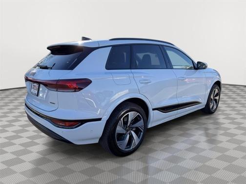 2025 Audi Q6 e-tron Premium