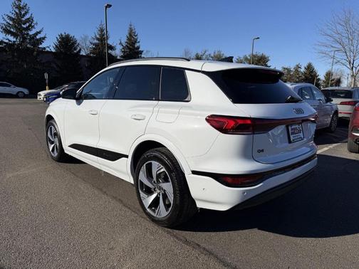 2025 Audi Q6 e-tron Premium