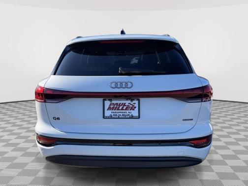 2025 Audi Q6 e-tron Premium