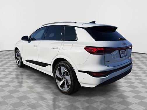2025 Audi Q6 e-tron Premium