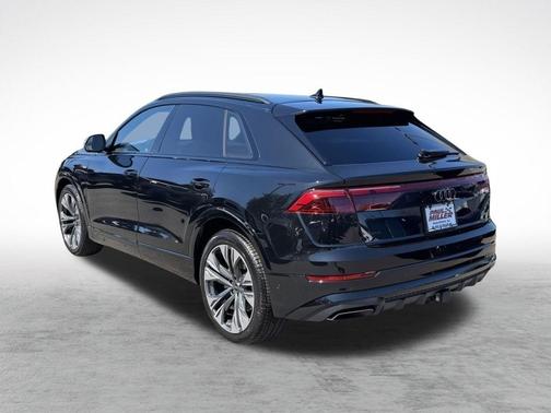 Mythos Black Metallic 2026 Audi Q8 55 Premium