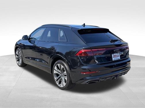 Mythos Black Metallic 2026 Audi Q8 55 Premium