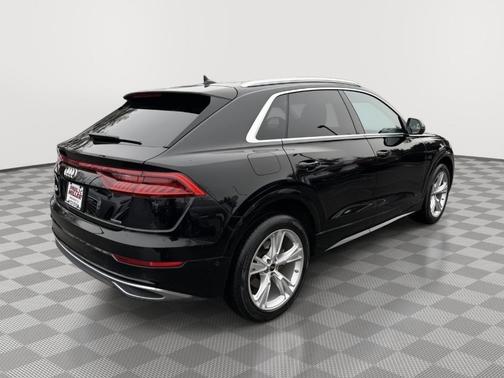 2023 Audi Q8 55 Premium Plus
