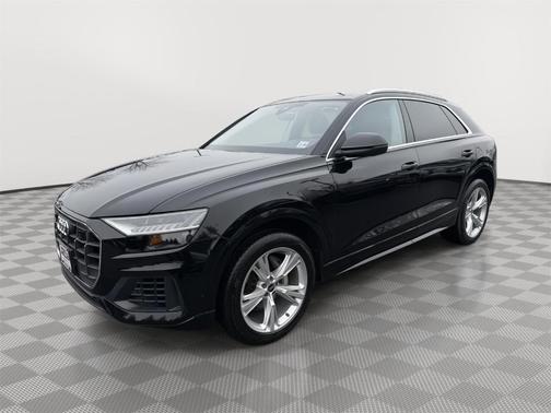 2023 Audi Q8 55 Premium Plus