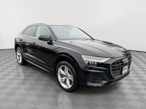 2023 Audi Q8 55 Premium Plus