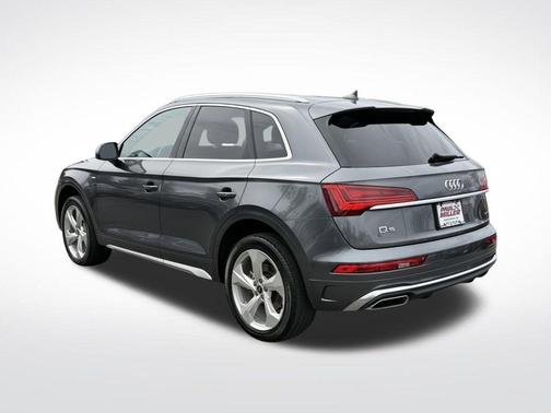 Daytona Gray Pearl Effect 2023 Audi Q5 45 S line Premium Plus