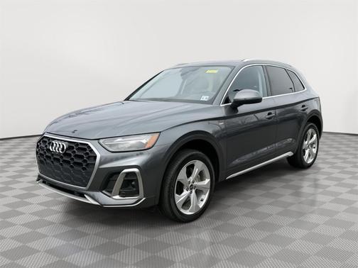 Daytona Gray Pearl Effect 2023 Audi Q5 45 S line Premium Plus