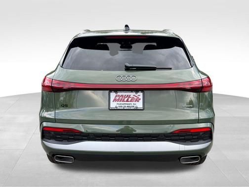 Green Metallic 2026 Audi Q5 PLUS