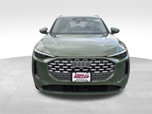 Green Metallic 2026 Audi Q5 PLUS