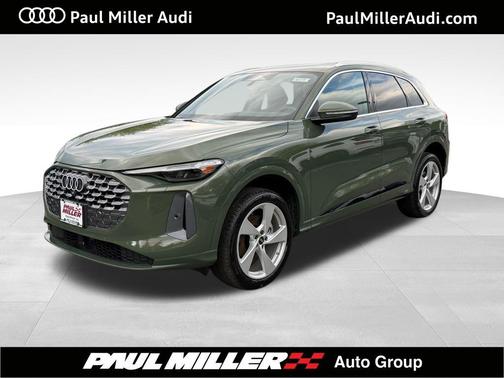Green Metallic 2026 Audi Q5 PLUS