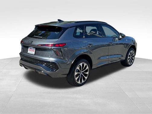 Daytona Gray Pearl 2026 Audi Q3 S line