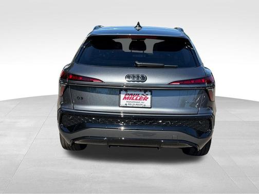 Daytona Gray Pearl 2026 Audi Q3 S line