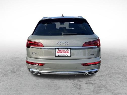 2023 Audi Q5 45 S line quattro Premium