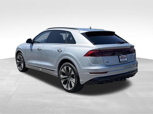 Satellite Silver Metallic 2026 Audi Q8 55 Premium