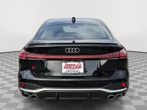 Mythos Black Metallic 2026 Audi S5
