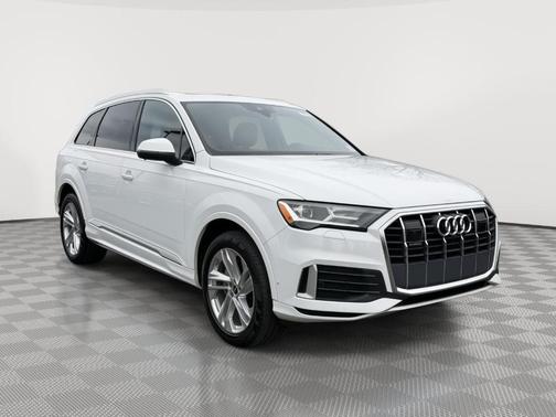 Carrara White 2023 Audi Q7 45 Premium