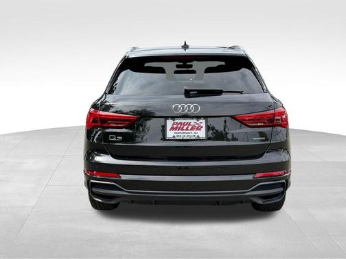 Mythos Black Metallic 2024 Audi Q3 45 S line Premium