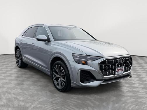 Satellite Silver Metallic 2025 Audi Q8 Premium