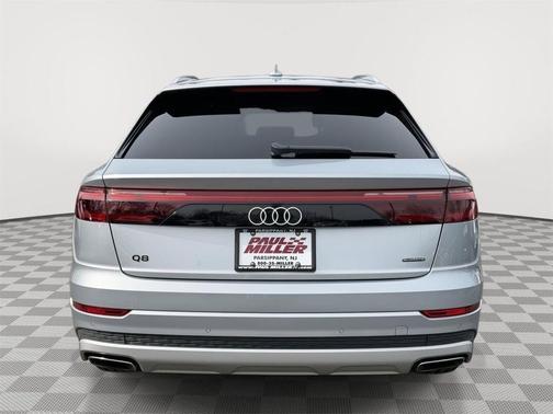Satellite Silver Metallic 2025 Audi Q8 55 Premium
