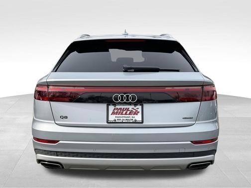 Satellite Silver Metallic 2025 Audi Q8 55 Premium